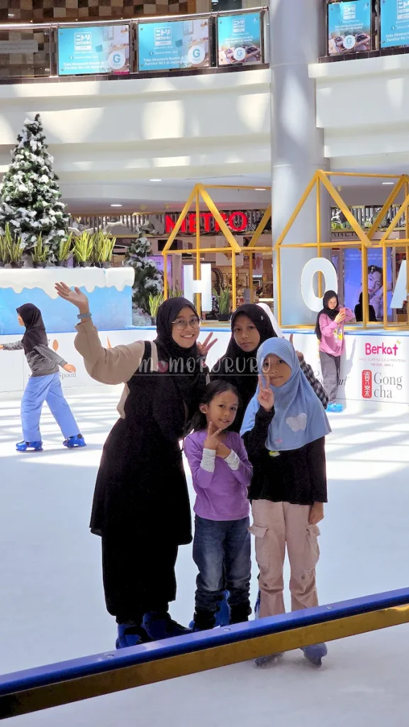 Ice Skating di mall