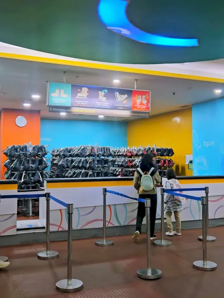 Tempat pengambilan sepatu Ice Skating