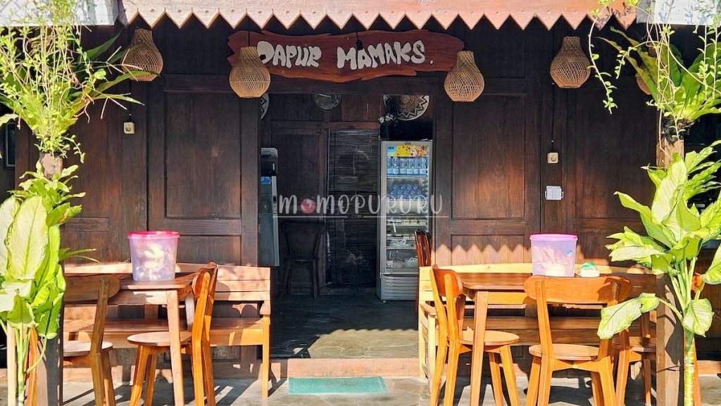 Bagian depan Dapur Mamaks