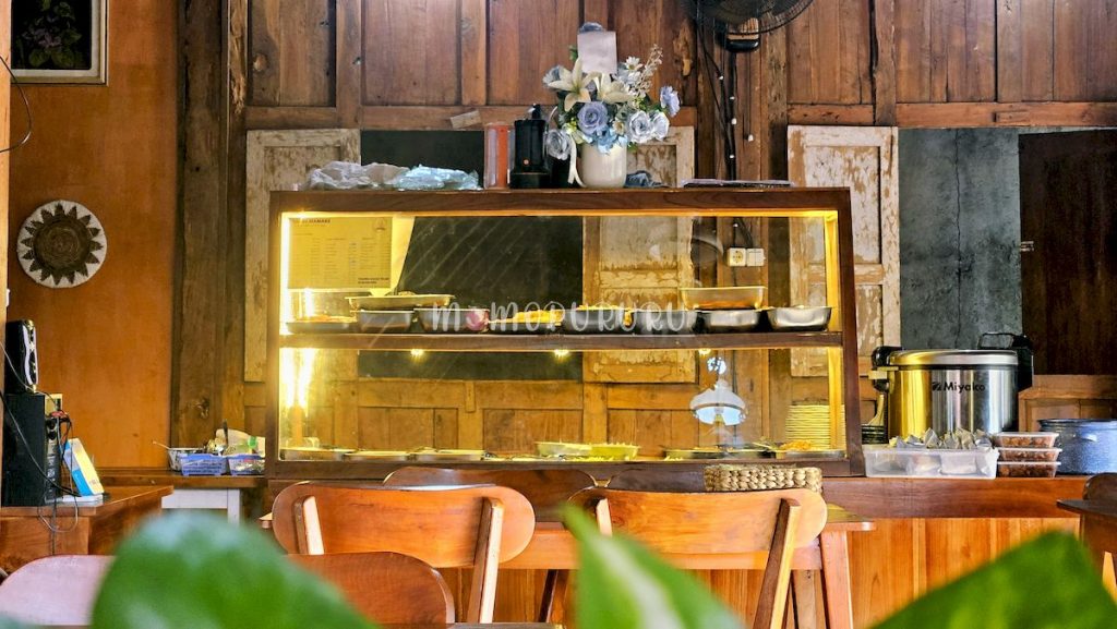 Etalase makanan Dapur Mamaks