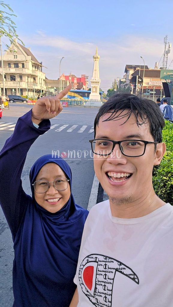 Jogging melewati Tugu Jogja