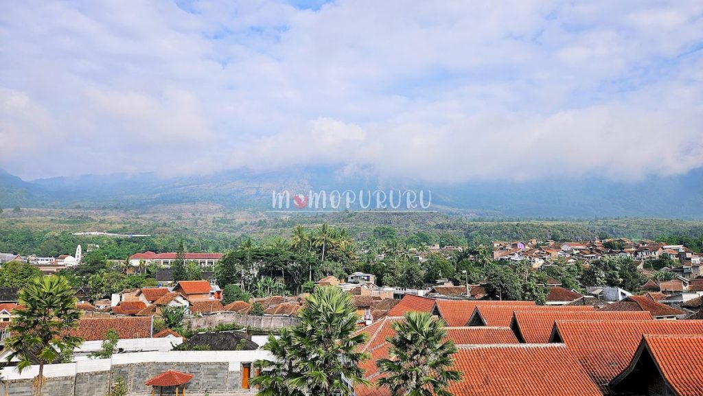 Pemandangan dari restoran Tirta Kencana