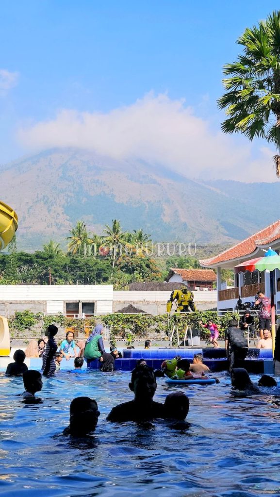 View dari waterpark Tirta Kencana