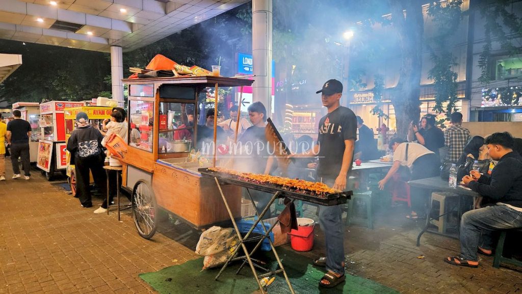 Sate di kuliner Blok M