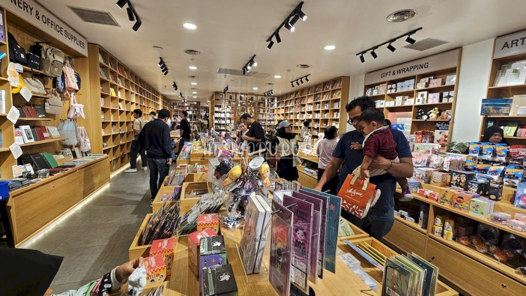 Area alat tulis di Gramedia Jalma