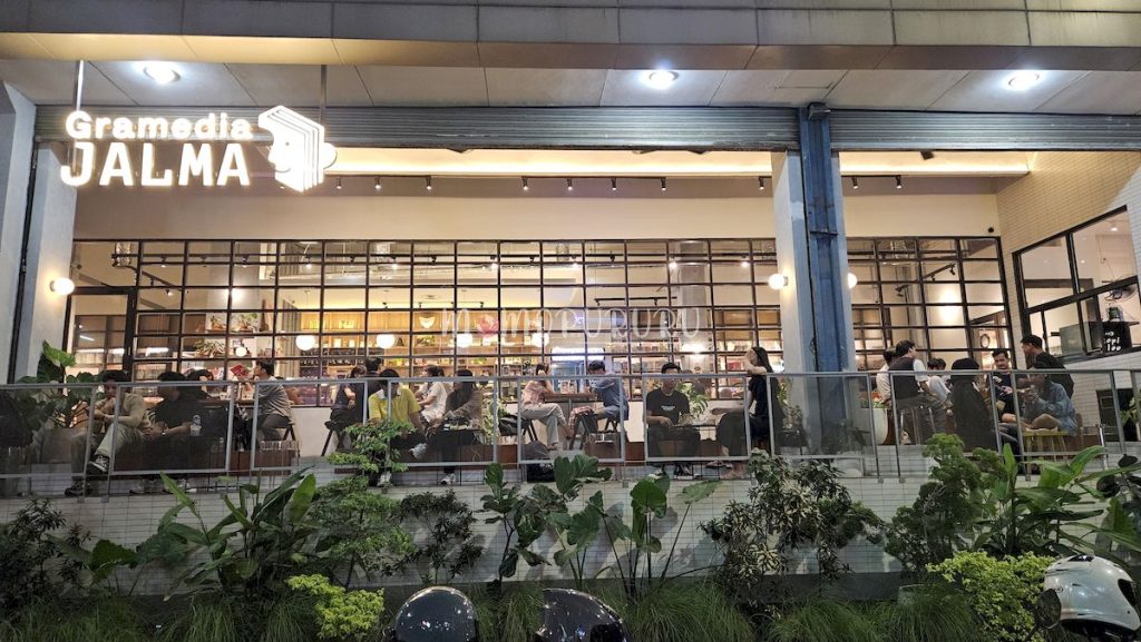 Gramedia Jalma dari Aloo Cafe