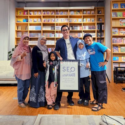 launching buku di Gramedia Jalma