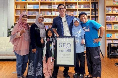 launching buku di Gramedia Jalma
