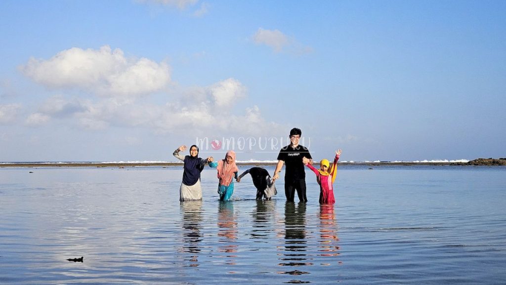 Pantai seberang Pondok Hexa