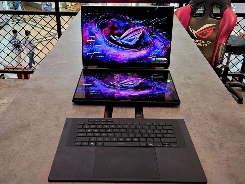 Dual screen mode ASUS ROG Xephyrus Duo GX651