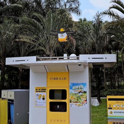 Drone sampai di atas station delivery